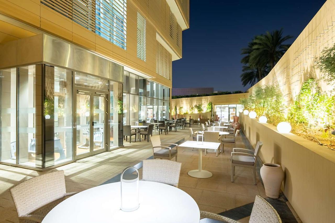 Radisson Blu Hotel & Residence, Riyadh Diplomatic Quarter Экстерьер фото