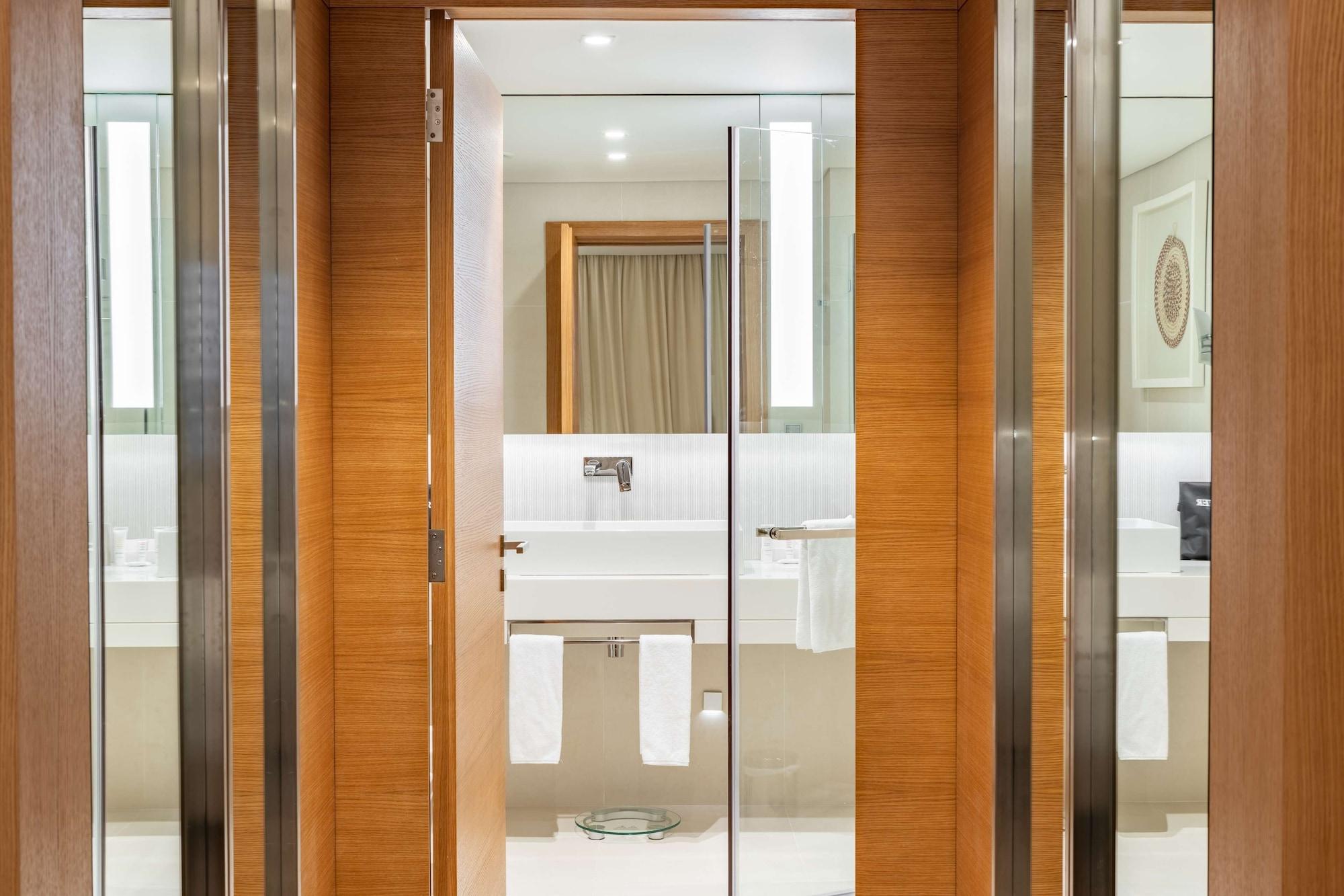 Radisson Blu Hotel & Residence, Riyadh Diplomatic Quarter Экстерьер фото
