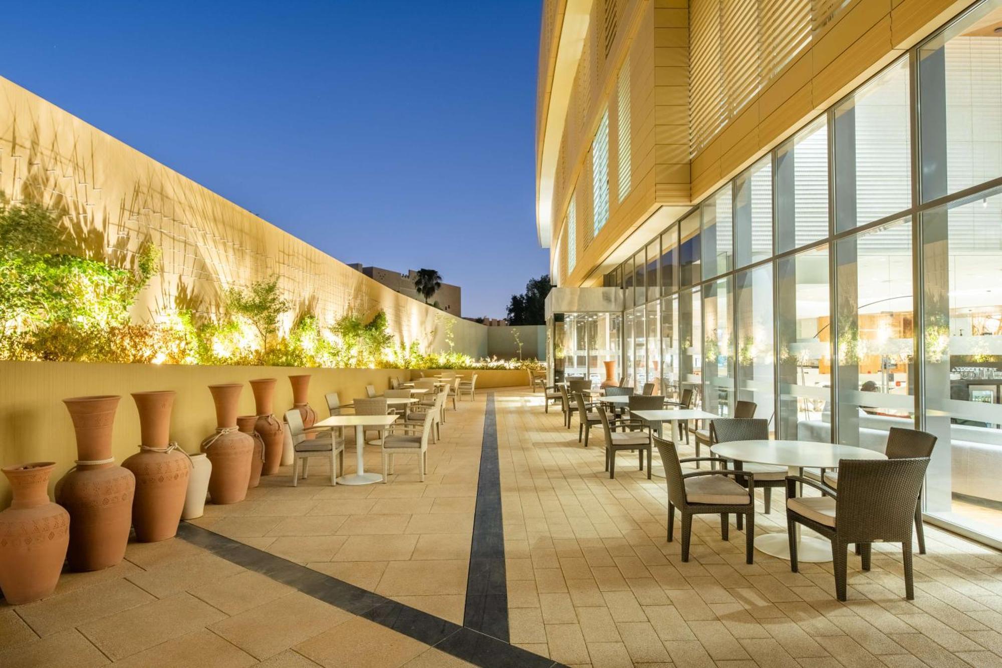 Radisson Blu Hotel & Residence, Riyadh Diplomatic Quarter Экстерьер фото