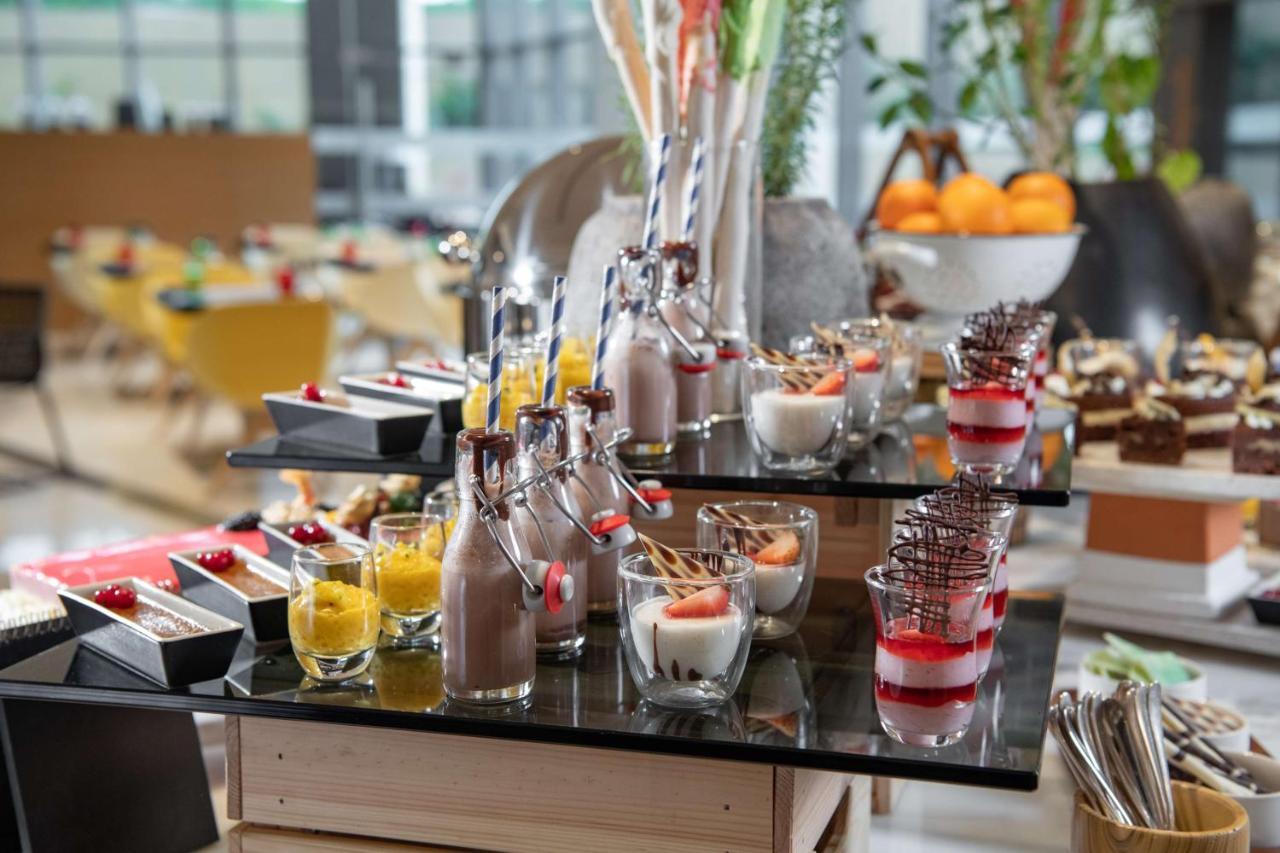 Radisson Blu Hotel & Residence, Riyadh Diplomatic Quarter Экстерьер фото